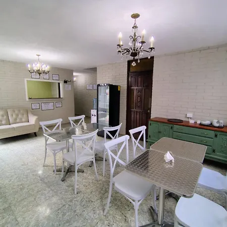 Hotel Urban Home-2